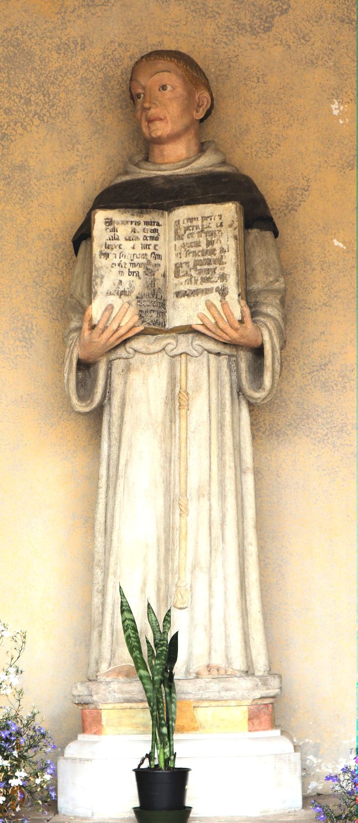 Statue an der Kirche San Donato in Bassano del Grappa