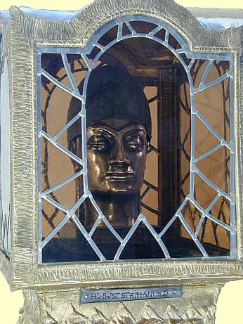 Reliquienbehälter für den Kopf von Stephanus, in der Katharinenkapelle im Dom in Speyer