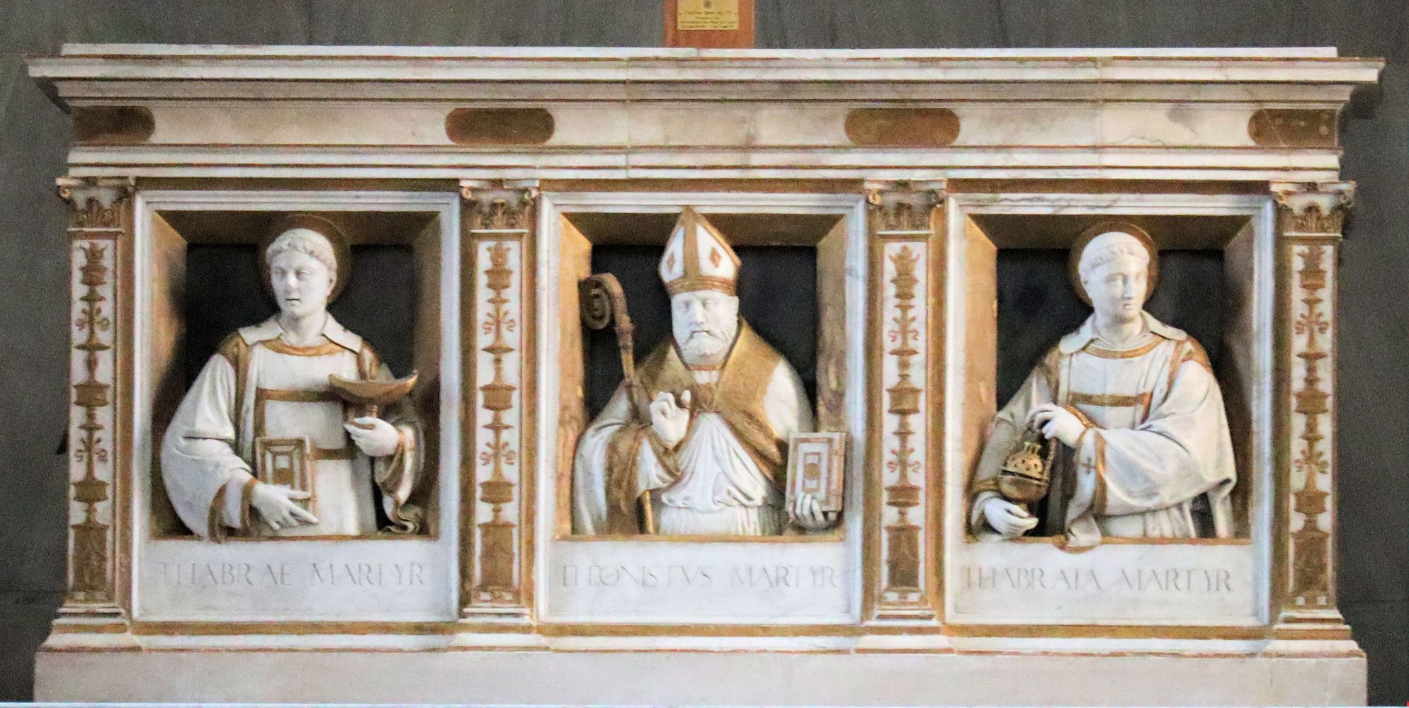 Tullio Lombardo: alter Hochaltar mit Theonestus (Mitte) sowie Tabra und Tabrartha, 14. Jahrhundert, in der Kathedrale in Treviso